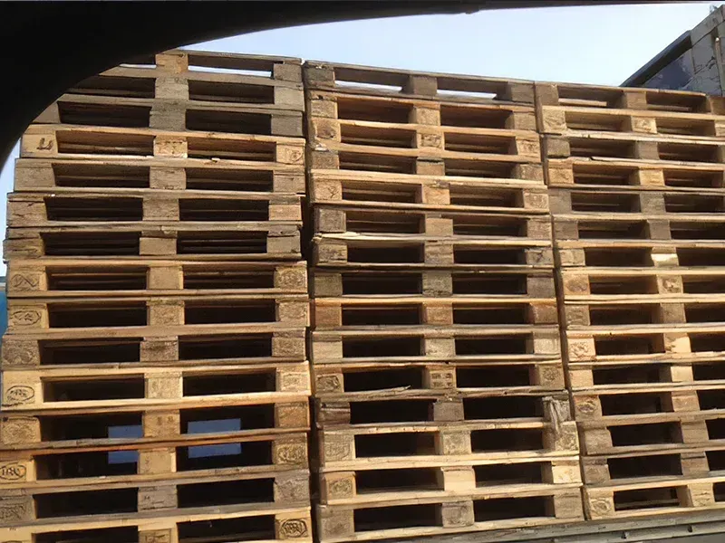 Palettes neuves près de Segré-en-Anjou-bleu